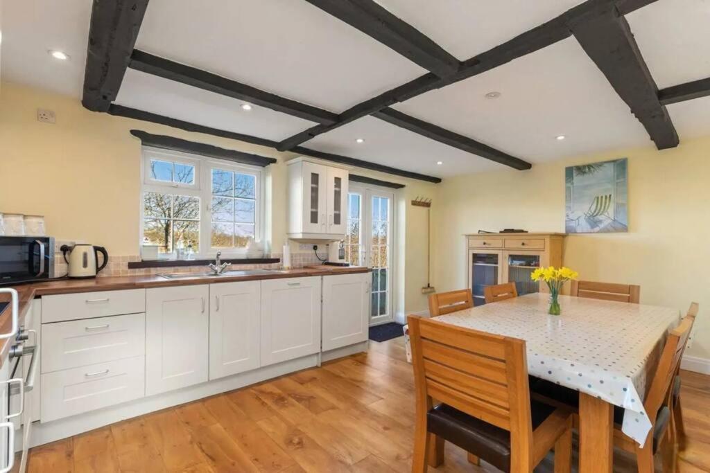 Meadowsweet Cottage Jacuzzi Edition Saundersfoot Bagian luar foto